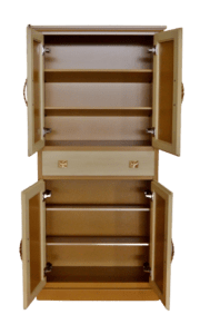 scarpiera elegante in legno, scarpiera alta 4 ante, mobile artigianale con cassetto, scarpiera color miele e nocciola, scarpiera pronta consegna, scarpiera in legno massello, wooden shoe cabinet, tall shoe storage unit, 4-door shoe rack, elegant wood cabinet, shoe cabinet with drawer, handcrafted wooden shoe cabinet