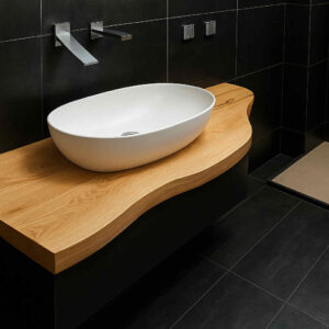 piano bagno legno massello, piano bagno frassino, top bagno su misura, mobile bagno in legno naturale, piano lavabo da appoggio, piano bagno, top bagno moderno in legno, piano bagno 145 cm