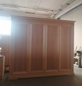 armadio classico artigianale, armadio classico legno massello, armadio classico su misura, armadio legno massello