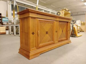 credenza in noce, credenza classica ciliegio, credenza legno massello con segreto, credenza con ante scorrevoli classica, credenza legno noce