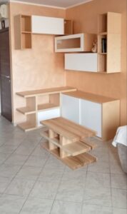 parete attrezzata ad angolo in legno massello, soggiorno ad angolo in legno, soggiorno ad angolo moderno