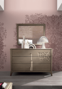 comò moderno con piedini, cassettiera con piedi alti, cassettiera con piedi in legno, comò legno massello, comò contemporaneo