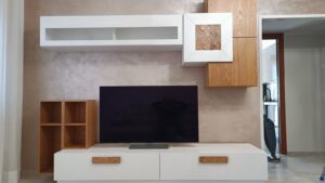 parete attrezzata moderna in legno, parete attrezzata legno frassino, parete attrezzata in legno design moderno, soggiorno moderno legno frassino, soggiorno legno bianco e miele