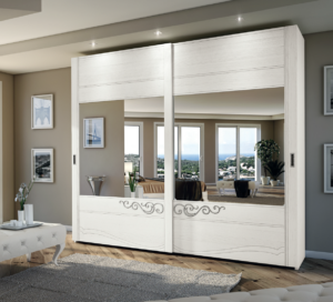 armadio bianco scorrevole, armadio classico bianco in legno, camera bianca classica in legno, camera design classico bianco in legno