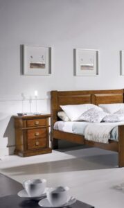 comodino legno massello per camera, comodino classico legno massello, comodino noce classico legno massello