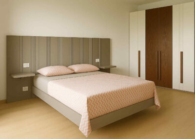 camera da letto moderna in legno, camera da letto artigianale, camera da letto completa su misura, letto con boiserie e comodini sospesi, armadio in legno bicolore, mobili camera da letto artigianali, arredamento camera elegante, letto matrimoniale in legno massello, armadio moderno camera da letto, composizione camera Abelia, modern wooden bedroom, handcrafted bedroom furniture, custom bedroom set, bed with wall panel and floating nightstands, two-tone wooden wardrobe, modern wood bed and wardrobe, elegant bedroom design, solid wood bed and closet, bespoke Italian bedroom, Abelia bedroom composition