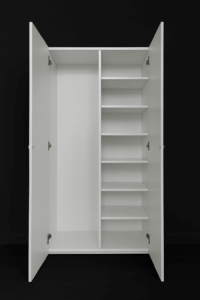 armadio interno a ripiani, armadio organizzato, mobile contenitore bianco, ripiani regolabili, armadio armadio interno a ripiani, armadio organizzato, mobile contenitore bianco, ripiani regolabili, armadio portaoggetti, armadio per lavanderia, armadio con scomparti, interno mobile moderno, mobile su misura, armadio in legno, shelved wardrobe interior, organized cabinet, white storage cabinet, adjustable shelves, utility wardrobe, laundry room cabinet, modern storage unit, custom-made wardrobe, compartment wardrobe, wooden cabinet