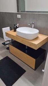 mobile bagno legno massello, mobile bagno design, mobile bagno legno e nero design